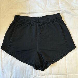 Lululemon shorts black